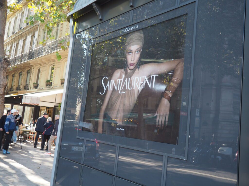 Kiosk i Paris