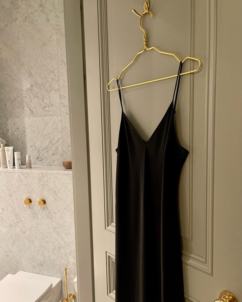 Svart slip dress