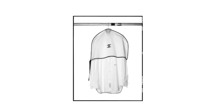 Chanel skjorte med hengedeksel fra SS26-kolleksjonen.