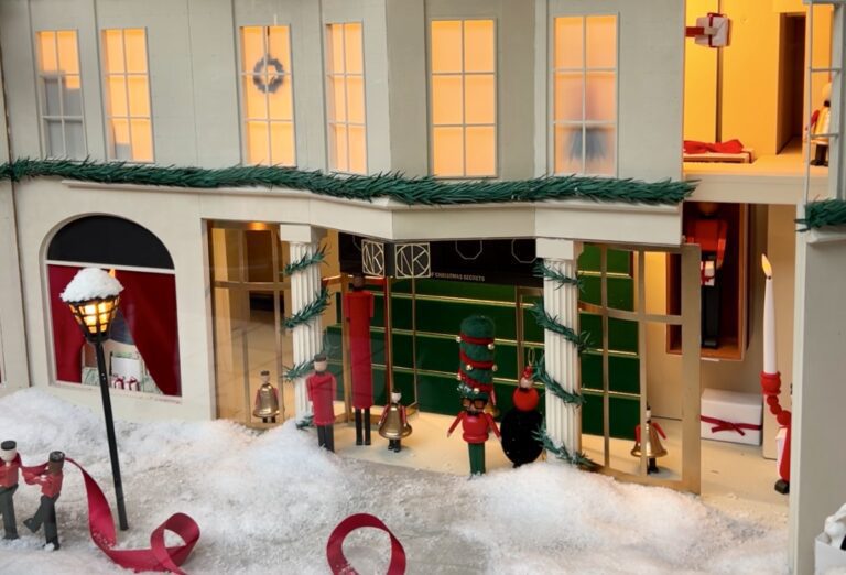 NK juleutstilling. Et kjøpesenter i desember